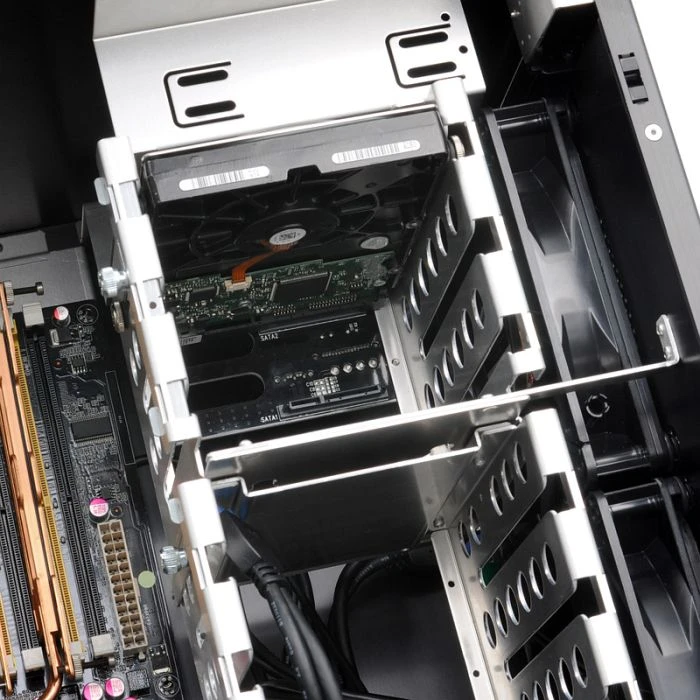 Lian Li PC-V650B schwarz