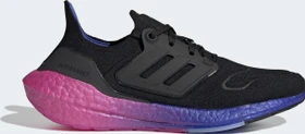 adidas Ultraboost 22 core black/lucid blue (Damen)