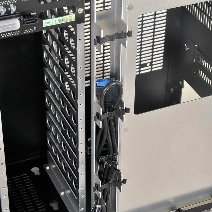 Lian Li PC-Q26B schwarz, Mini-ITX