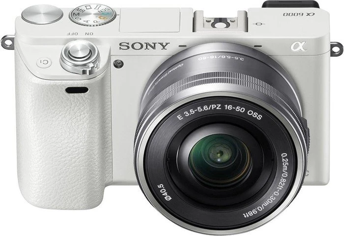 Sony Alpha 6000 weiß mit Objektiv E PZ 16-50mm 3.5-5.6 OSS