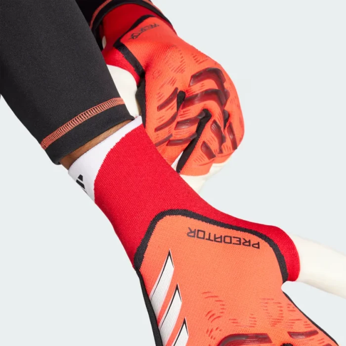 adidas Predator Pro Hybrid Torwarthandschuhe lucid red/pure ruby/black (Junior)