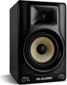 M-Audio Forty Sixty, Stück