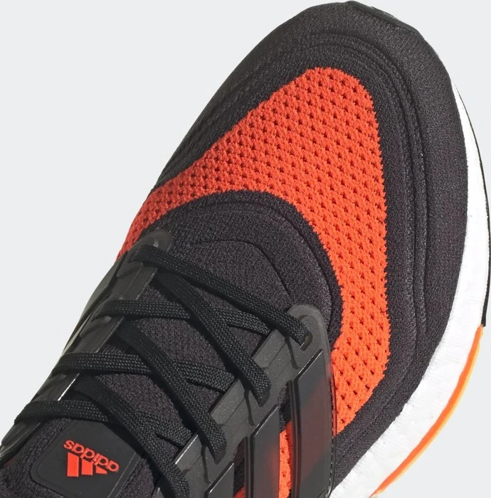 adidas Ultraboost 21 carbon/core black/solar red (Herren)