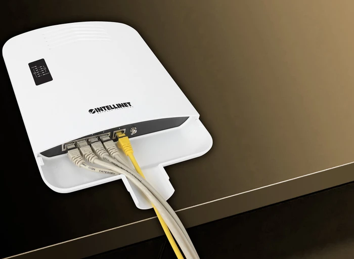 Intellinet Outdoor Wallmount Gigabit Switch, 5x RJ-45, 85W PoE++ PD