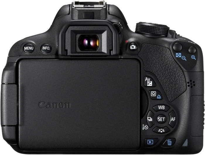 Canon EOS 700D mit Objektiv EF-S 18-55mm 3.5-5.6 IS STM