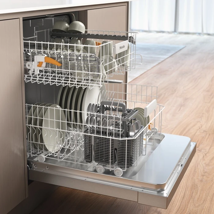 Miele G 5811 U Active Plus edelstahl CleanSteel