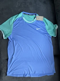 Nike Court Advantage Funktionsshirt kurzarm royal pulse/green frost/glacier blue/white (Herren)