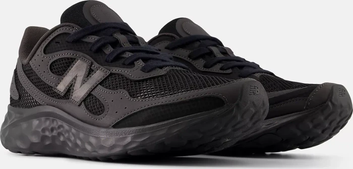 New Balance Fresh Foam Arishi v4 Tiralux black/black cement (Herren)