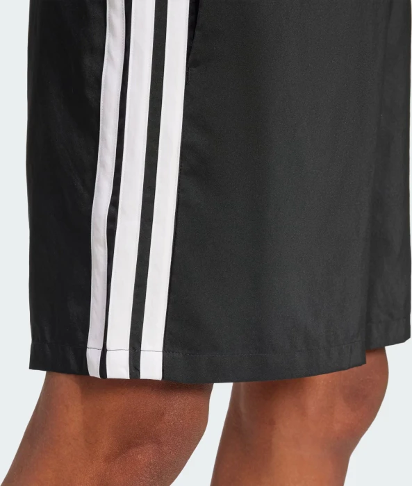 adidas Essentials 3-Streifen Chelsea Trainingshose kurz schwarz/weiß (Herren)