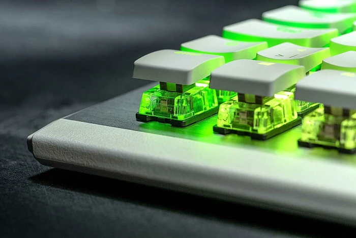 Roccat Vulcan 122 Aimo, LEDs RGB, weiß, Titan Tactile, USB, DE