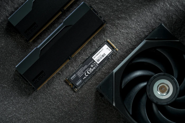 Klevv Cras C715 1TB, M.2 2280 / M-Key / PCIe 3.0 x4