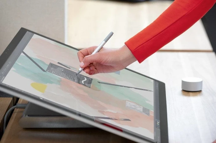 Microsoft Surface Studio 2, Core i7-7820HQ, 16GB RAM, 2TB SSD, GeForce GTX 1060