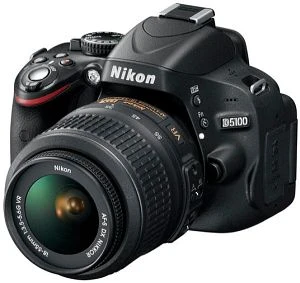 Nikon D5100 mit Objektiv Fremdhersteller