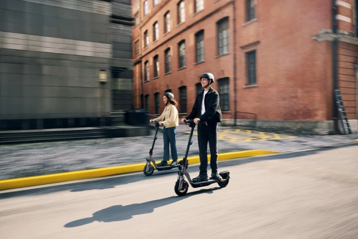 Ninebot by Segway F3 E Elektro-Roller 25km/h