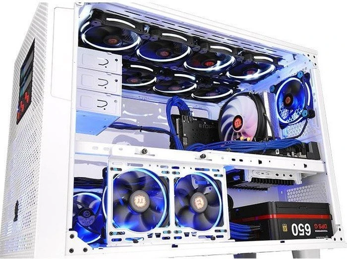 Thermaltake Core X9 Snow Edition weiß, Acrylfenster