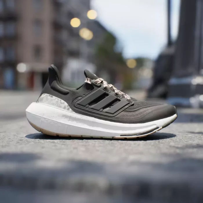 adidas Ultraboost Light core black/magic beige (Damen)