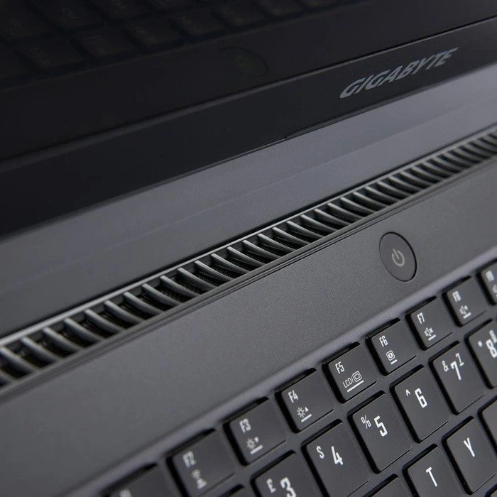 GIGABYTE AERO 14, orange, Core i7-7700HQ, 16GB RAM, 512GB SSD, GeForce GTX 1060, DE