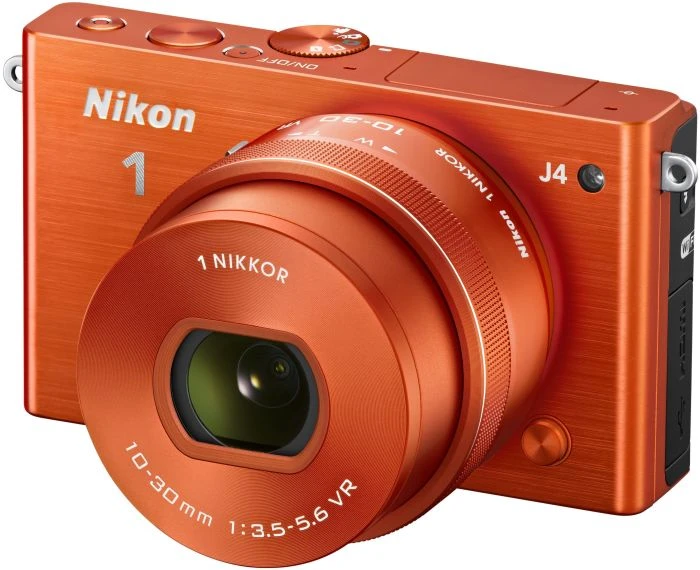 Nikon 1 J4 orange mit Objektiv 1 NIKKOR 10-30mm 3.5-5.6 PD-Zoom VR