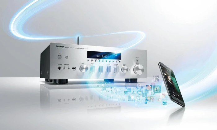 Yamaha R-N602 silber