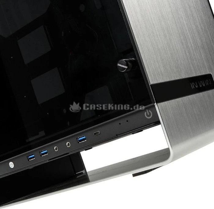 In Win 909 silber, Glasfenster