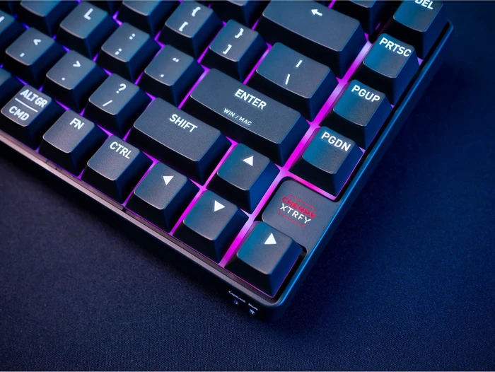 Cherry Xtrfy K33 Compact Wireless, schwarz, LEDs RGB, USB/Bluetooth, FR