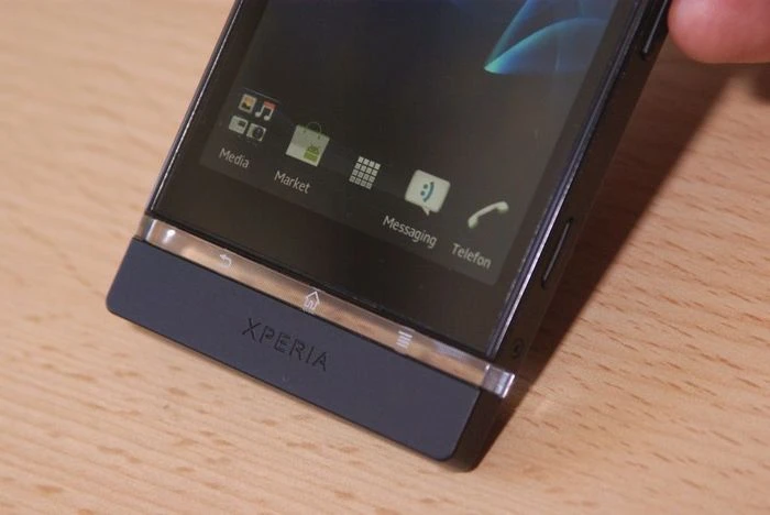 Sony Xperia P schwarz