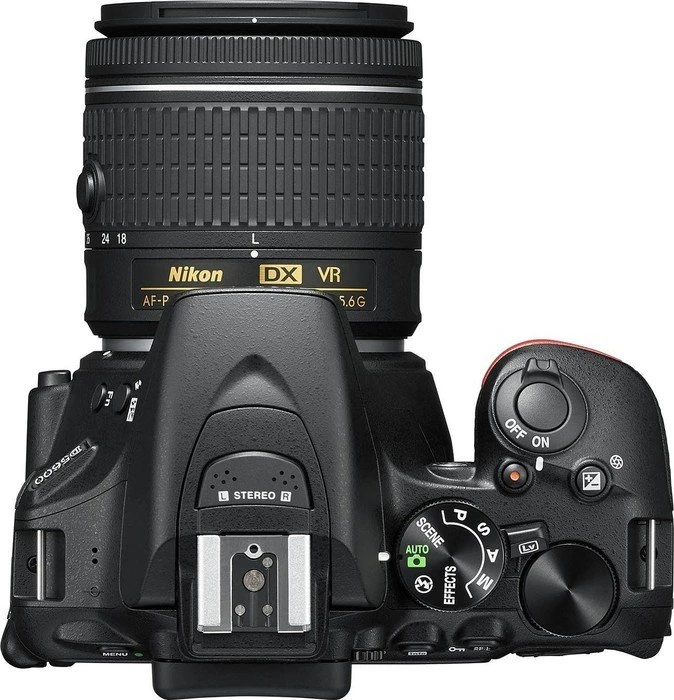 Nikon D5600 mit Objektiv AF-P DX 18-55mm 3.5-5.6 G VR und AF-P DX 70-300mm 4.5-6.3 G ED VR