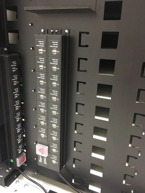 EFB Elektronik 19" Rackmount Aluminium Steckdosenleiste, 2HE, 250V, schwarz, 3m