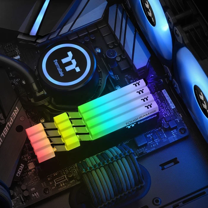 Thermaltake Toughram RGB Memory UDIMM 16GB Kit, DDR4-3200, CL16-18-18-38