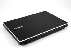 Samsung 300V3A, Core i5-2410M, 4GB RAM, 320GB HDD, GeForce GT 520M, DE