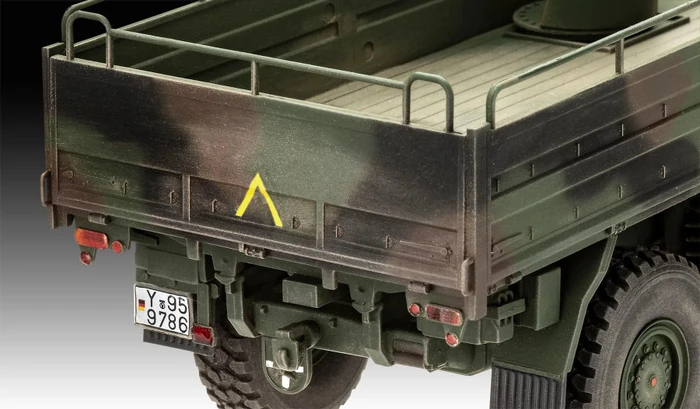 Revell MAN 10t milgl 8x8 Truck