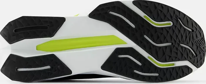New Balance FuelCell Propel v5 black/tea tree/magnet (Herren)