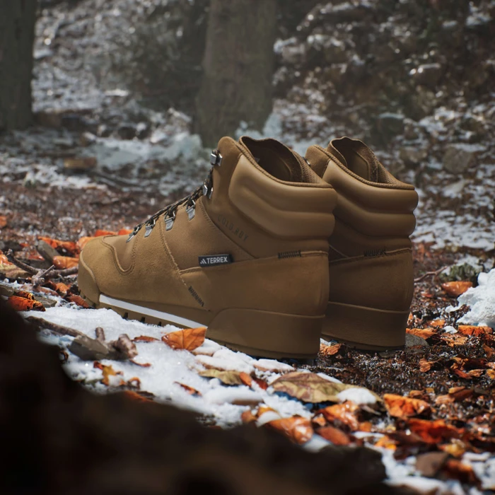 adidas Terrex Snowpitch Cold.RDY bronze strata/semi impact orange