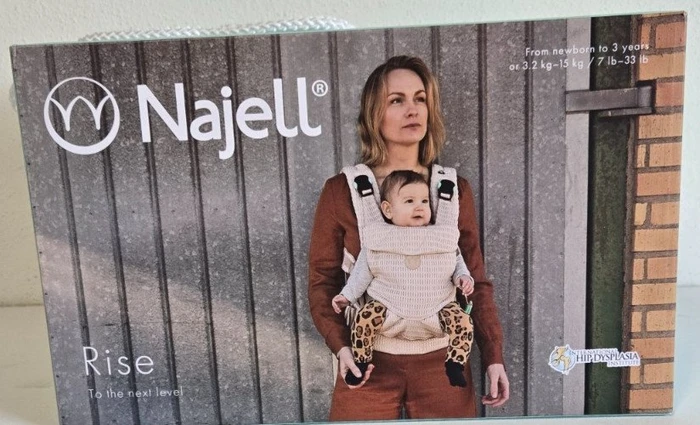 Najell Rise Babytrage almond beige