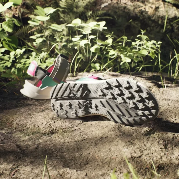 adidas Terrex Hydroterra sesame/core black/real magenta