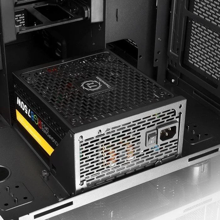 Thermaltake The Tower 900, schwarz, Glasfenster