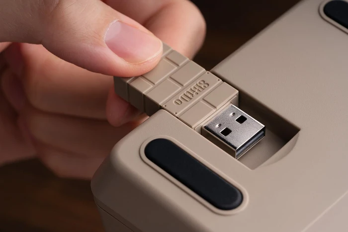 8BitDo Retro 18 Mechanical Numpad C64 Edition, beige, Kailh Box V2 WHITE, hot-swap, USB-C/Bluetooth