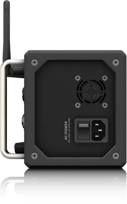 Behringer X AIR XR18