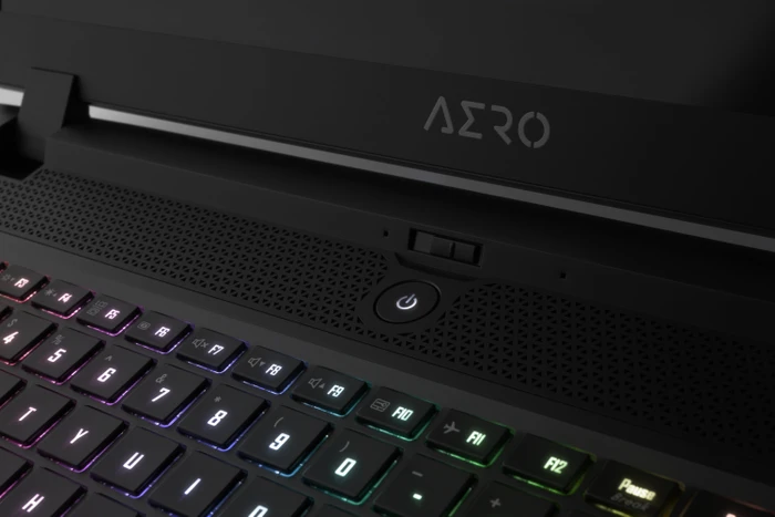 GIGABYTE AERO 17 WB-7DE1130SH, Core i7-10750H, 16GB RAM, 512GB SSD, GeForce RTX 2070 Max-Q, DE