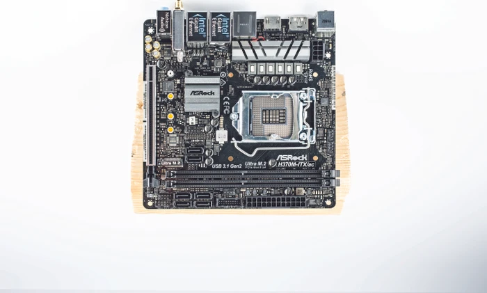 ASRock H370M-ITX/ac (Intel 1151 v2)