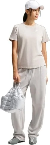 Nike Sportswear Club Essentials T-Shirt kurzarm cream ii (Damen)
