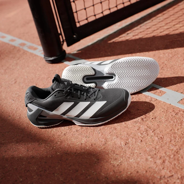 adidas Adizero Ubersonic 5 Clay core black/zero metalic/grey two (Herren)