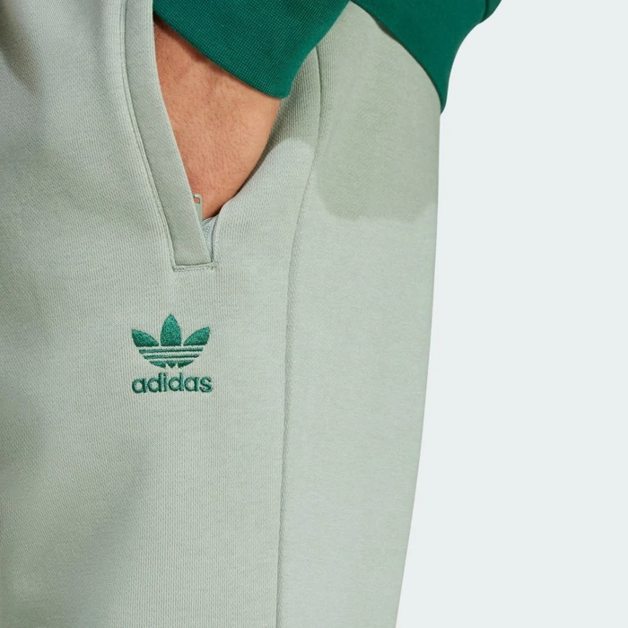 adidas Trefoil Essentials Trainingshose lang silver green (Herren)
