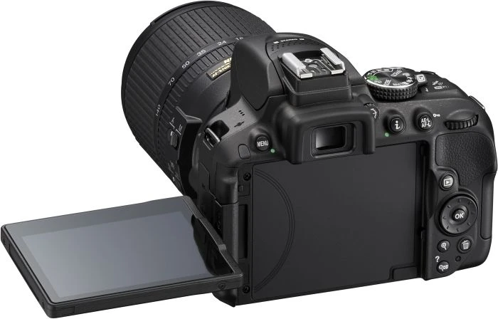 Nikon D5300 schwarz mit Objektiv AF-S DX 18-140mm 3.5-5.6 G ED VR