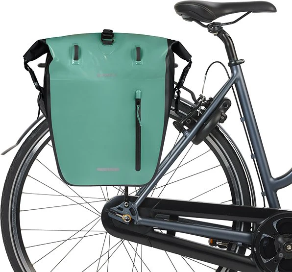 Basil Rivo L Tarpaulin MIK Hooks Gepäcktasche silvergreen/black