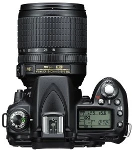 Nikon D90 mit Objektiv AF-S DX 18-105mm 3.5-5.6 G ED VR und EN-EL3e Li-Ionen-Akku