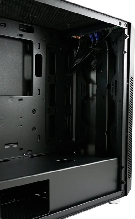 LC-Power Gaming 702B Skyscraper_X, Glasfenster