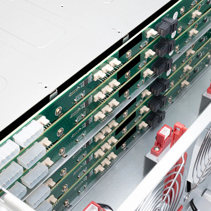 SilverStone RM43-324-RS, Rackmount Storage, schwarz/grau, 4HE, ATX