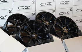 OZ Racing Hyper XT HLT 10.0x22 5/120 ET40 (verschiedene Farben)