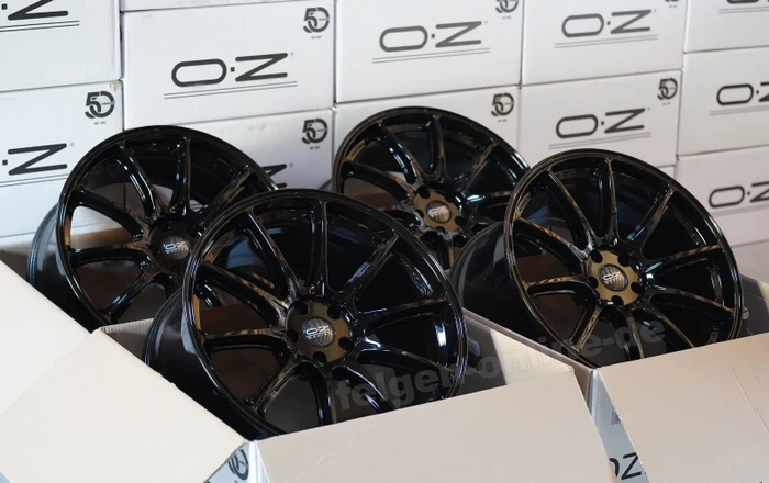 OZ Racing Hyper XT HLT 10.0x22 5/120 ET40 (verschiedene Farben)